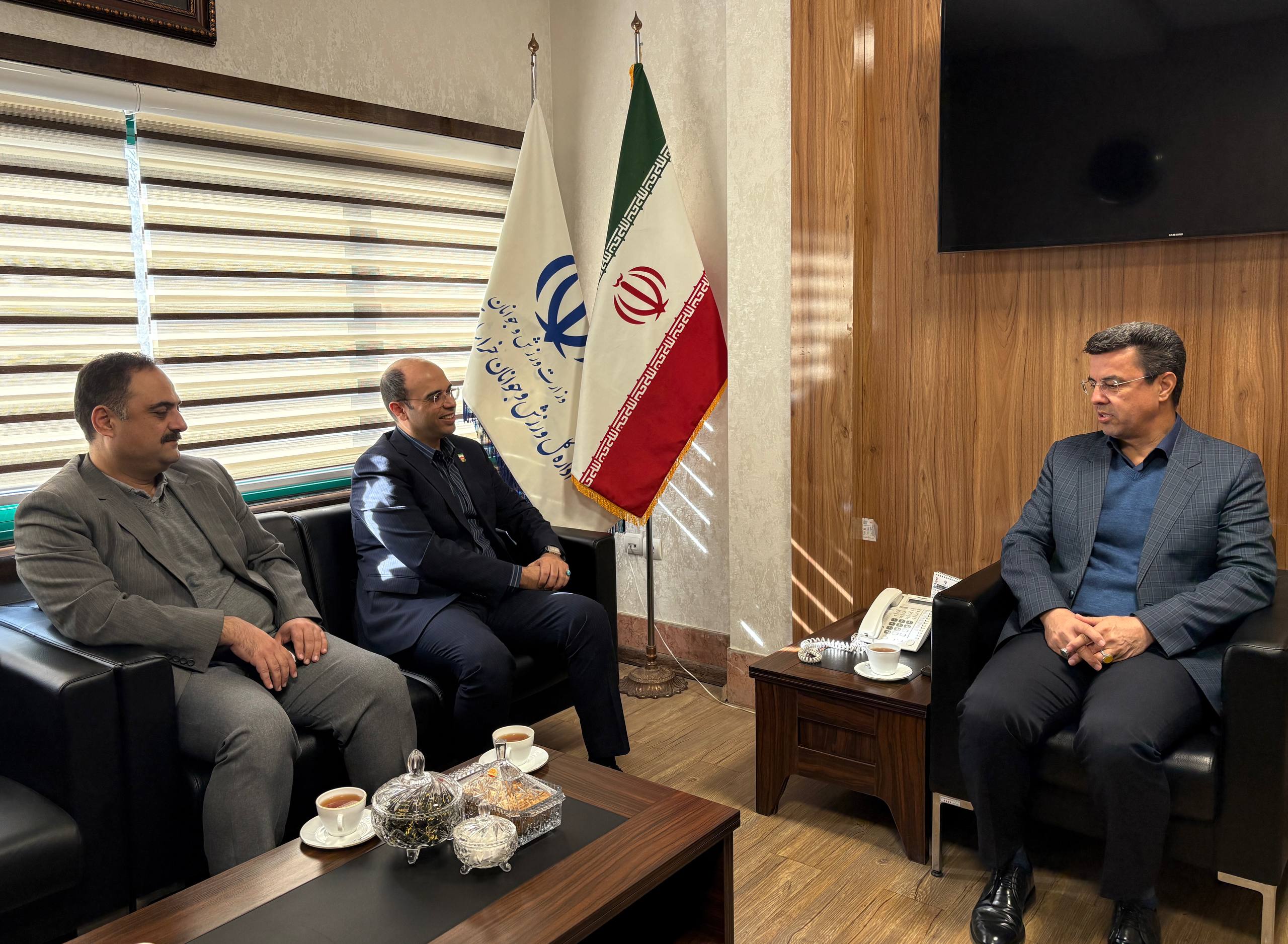 نشست رئیس فدراسیون ووشو با مدیرکل ورزش‌وجوانان استان خراسان‌رضوی